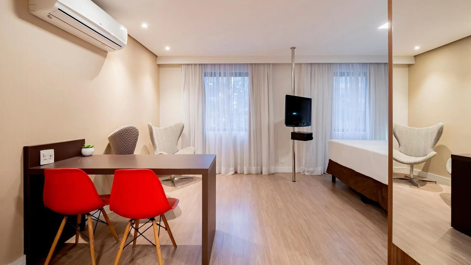 Mercure Sao Paulo Moema Times Square 0*,  Brazil